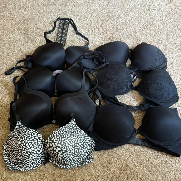 Seven Victoria’s Secret bras - Picture 2 of 5